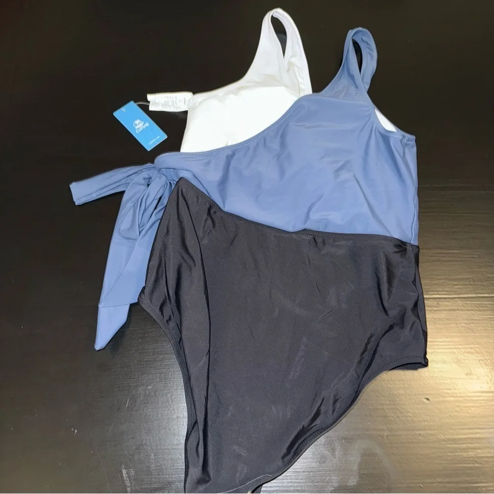 Cupshe Blue and White‎ Swimsuit new with tags